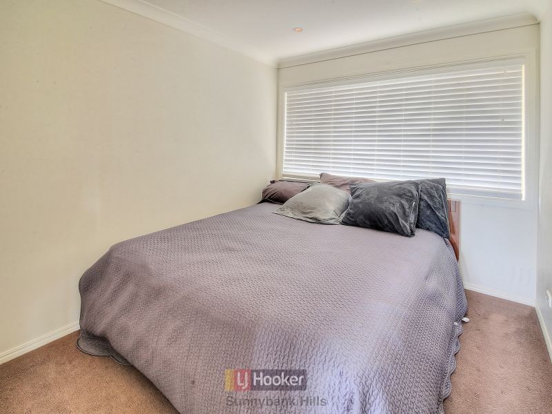 22 Hoover Court, Stretton QLD 4116