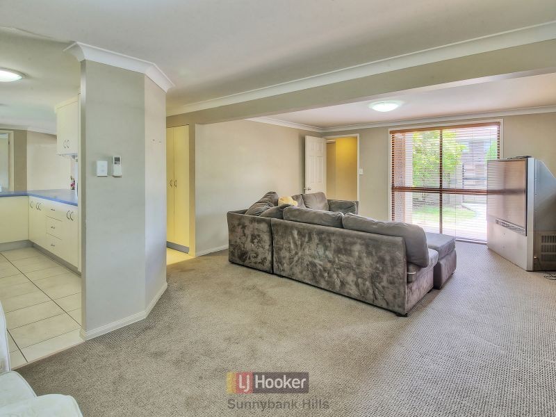 8 Manzill Street, Sunnybank Hills QLD 4109
