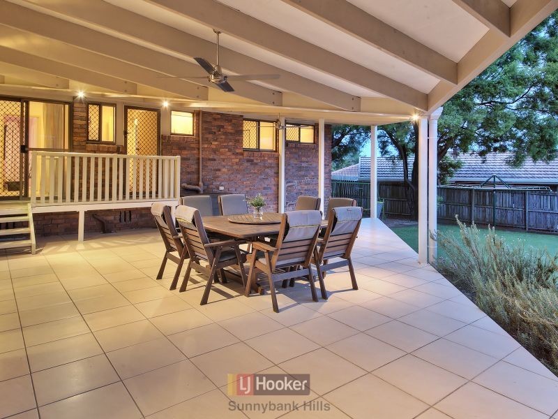 3 Pineneedle Place, Sunnybank Hills QLD 4109