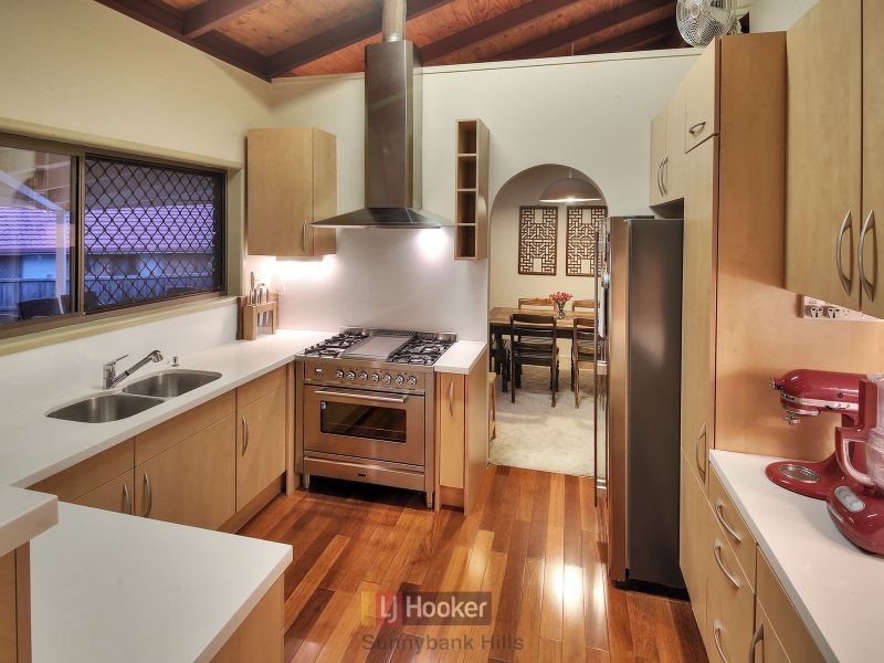 3 Pineneedle Place, Sunnybank Hills QLD 4109