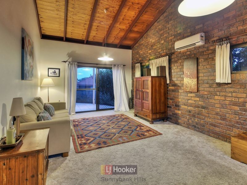 3 Pineneedle Place, Sunnybank Hills QLD 4109