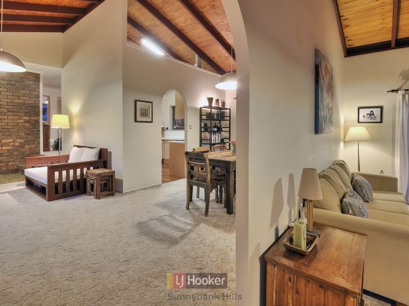 3 Pineneedle Place, Sunnybank Hills QLD 4109