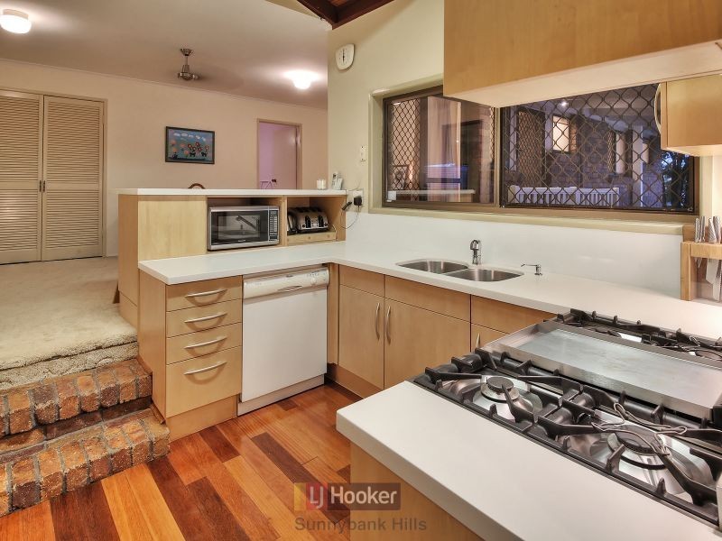 3 Pineneedle Place, Sunnybank Hills QLD 4109