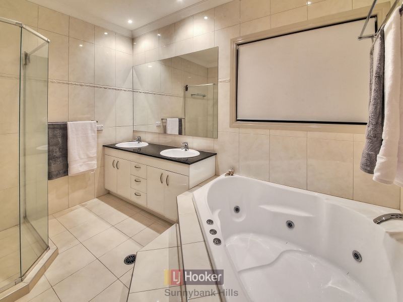 40 Willowleaf Close, Stretton QLD 4116