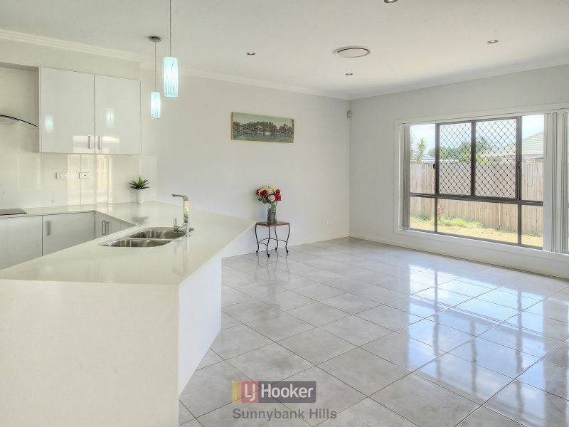 69 Redgum Drive, Regents Park QLD 4118