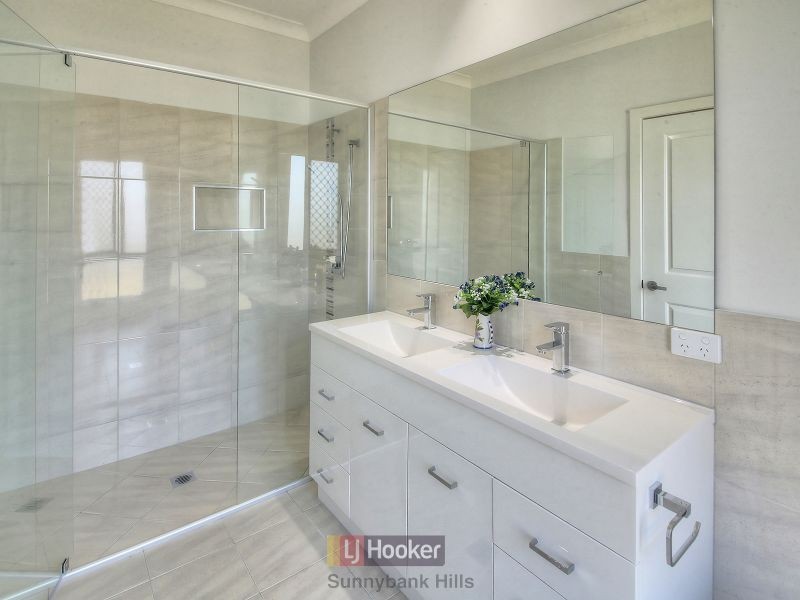 69 Redgum Drive, Regents Park QLD 4118