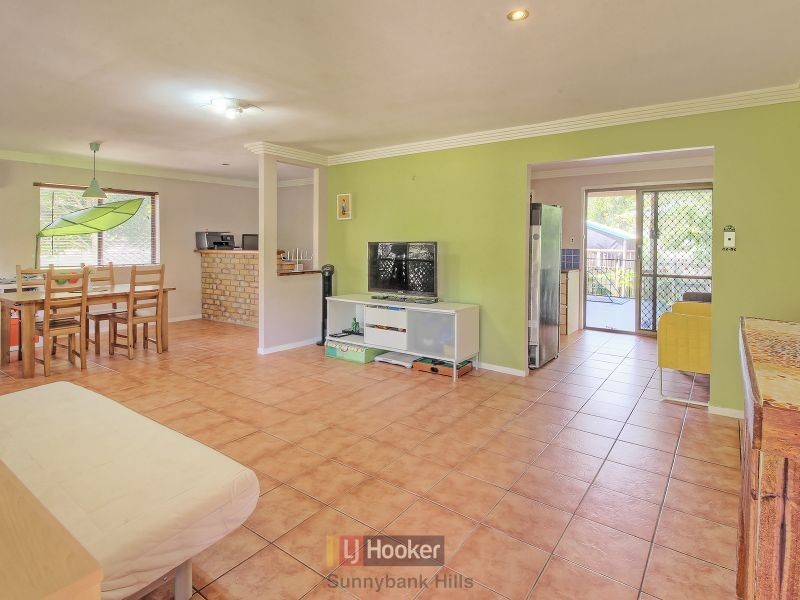 27 Bolwell Street, Runcorn QLD 4113