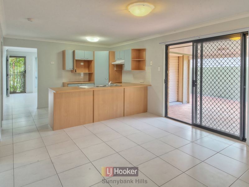 13 Robinson Crescent, Runcorn QLD 4113