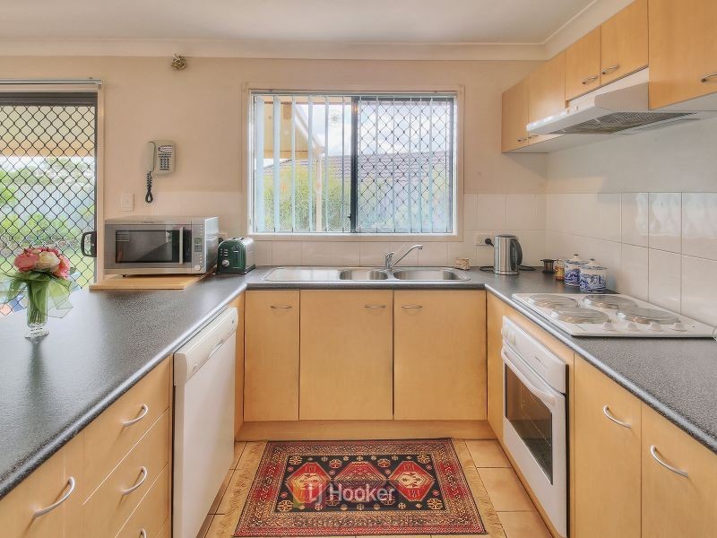 8 Robinson Crescent, Runcorn QLD 4113