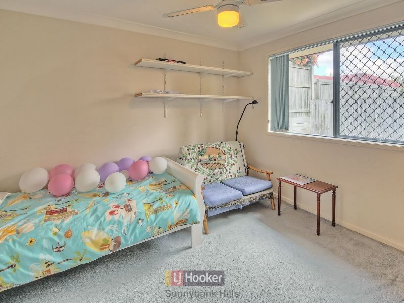 8 Robinson Crescent, Runcorn QLD 4113