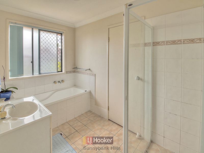 8 Robinson Crescent, Runcorn QLD 4113