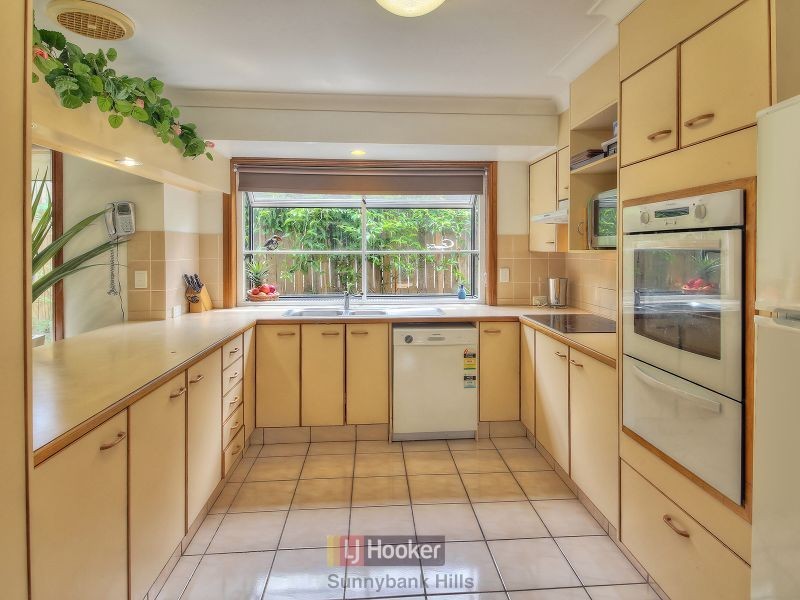 18 Redgum Place, Calamvale QLD 4116