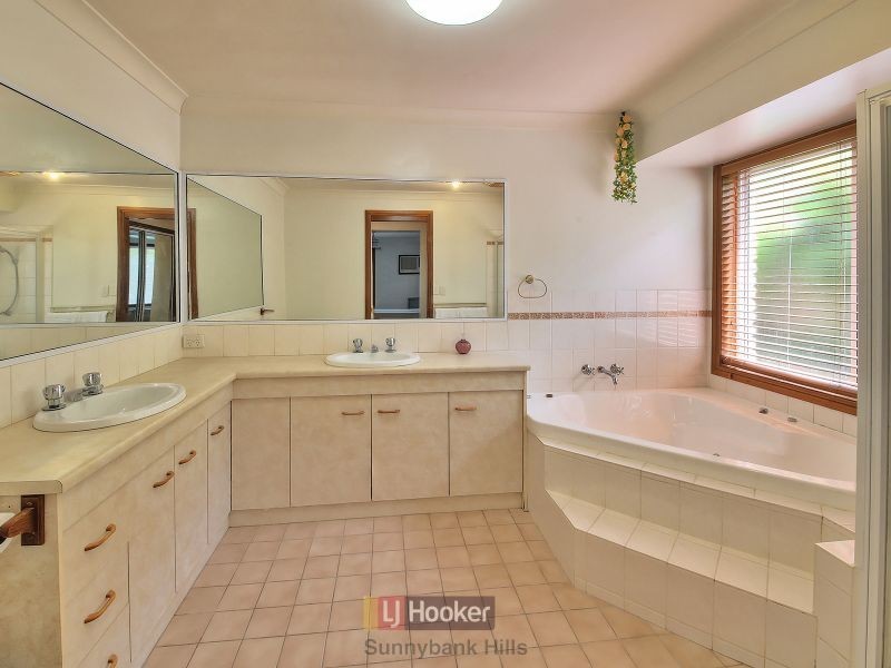 18 Redgum Place, Calamvale QLD 4116