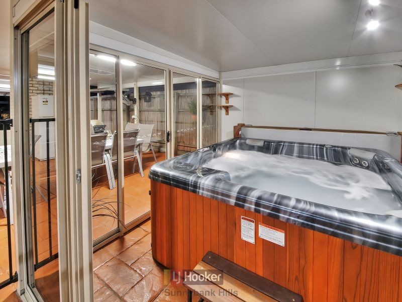 50 Mt Archer Road, Parkinson QLD 4115