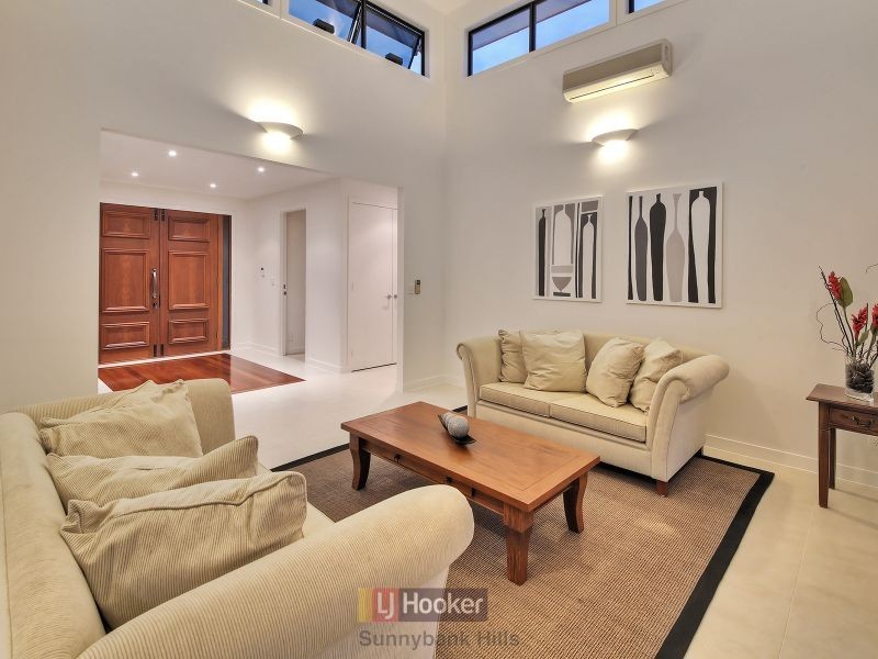 52 Dandelion Street, Eight Mile Plains QLD 4113