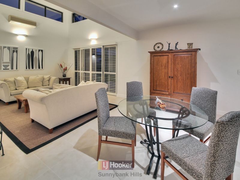 52 Dandelion Street, Eight Mile Plains QLD 4113