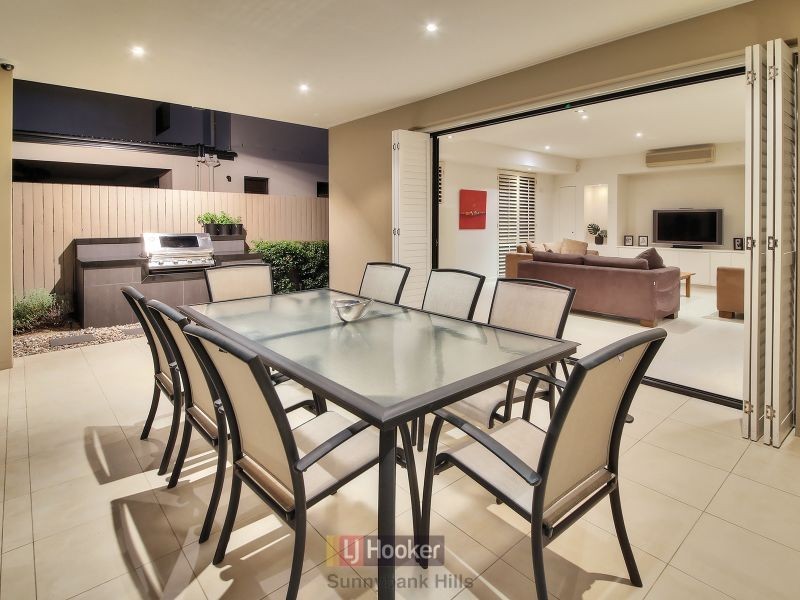 52 Dandelion Street, Eight Mile Plains QLD 4113