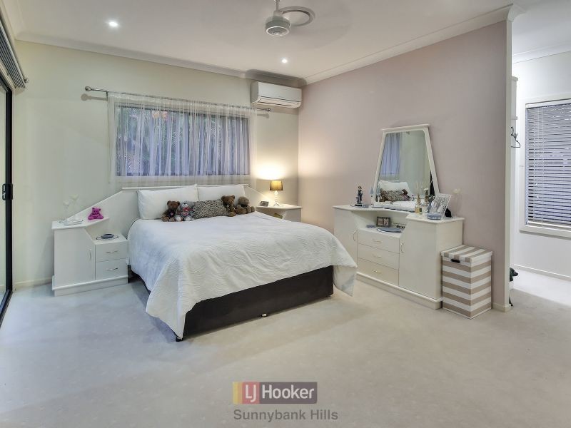 17 Cleveland Place, Stretton QLD 4116