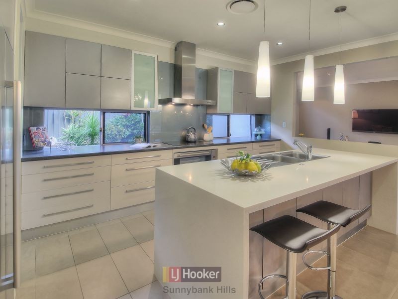 2 Meredith Street, Eight Mile Plains QLD 4113