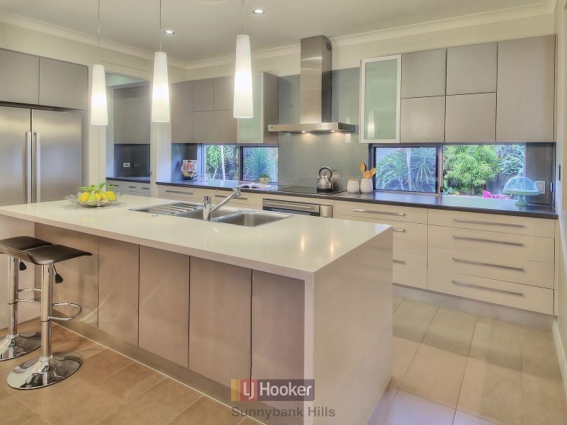 2 Meredith Street, Eight Mile Plains QLD 4113