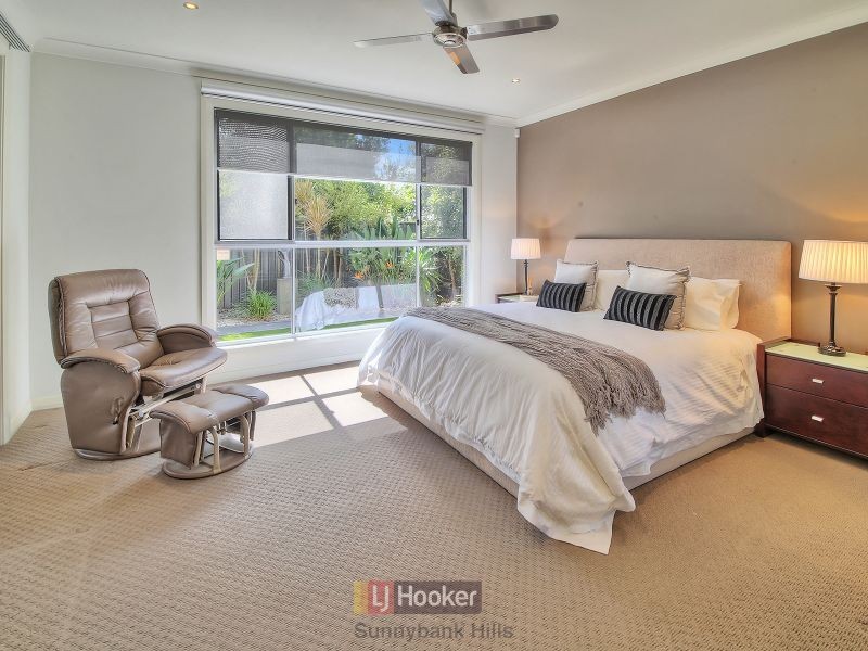 2 Meredith Street, Eight Mile Plains QLD 4113