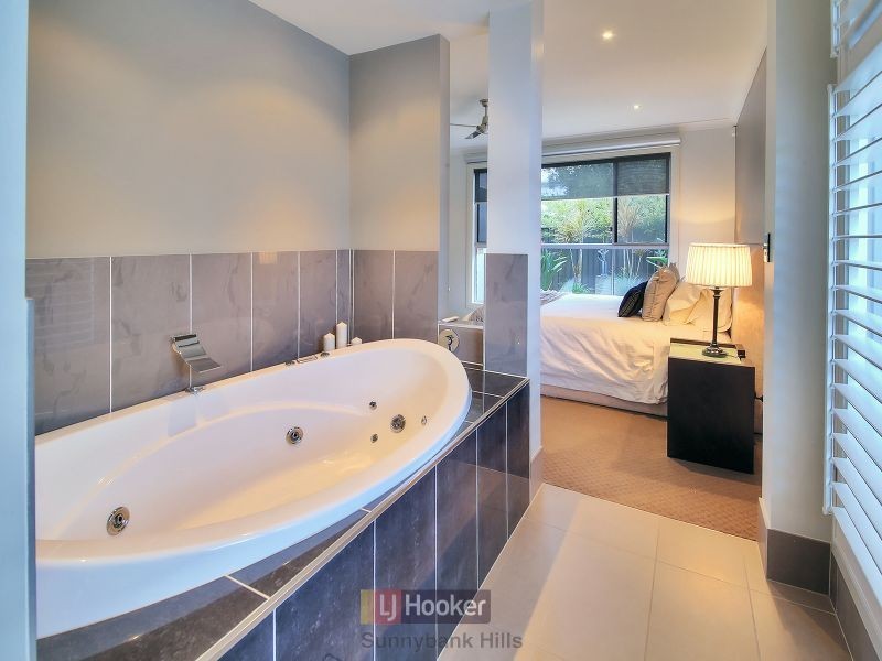 2 Meredith Street, Eight Mile Plains QLD 4113