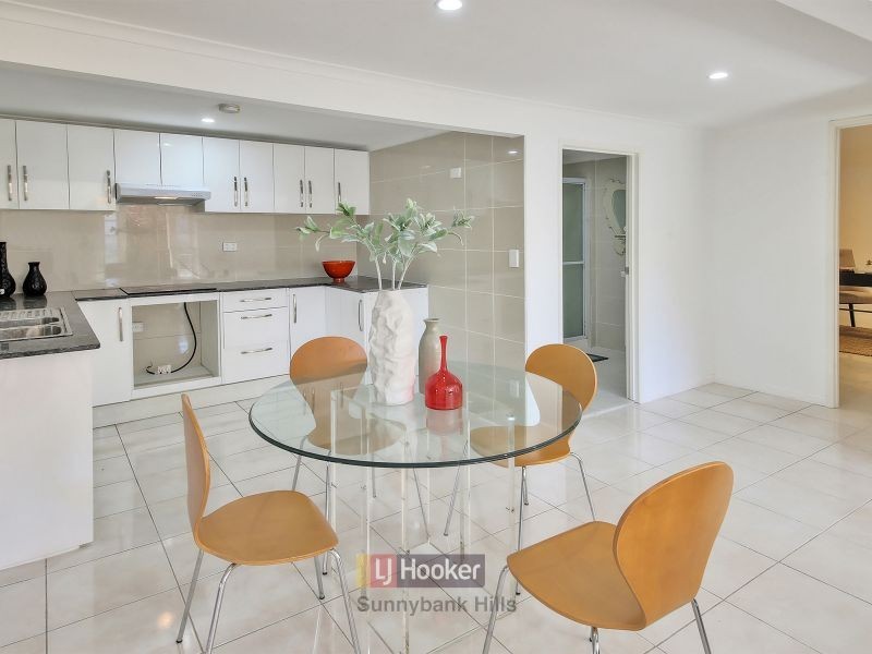 46 Macadamia Street, Macgregor QLD 4109