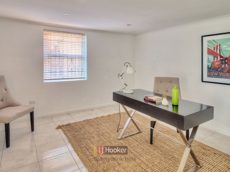 46 Macadamia Street, Macgregor QLD 4109