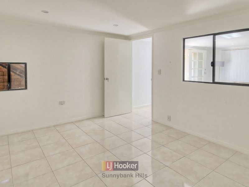 46 Macadamia Street, Macgregor QLD 4109