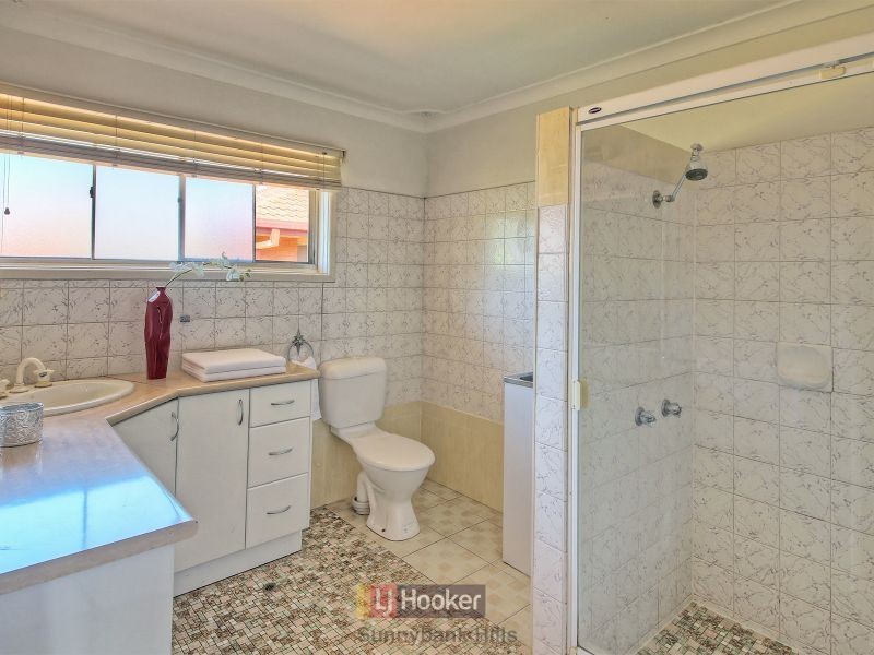 46 Macadamia Street, Macgregor QLD 4109