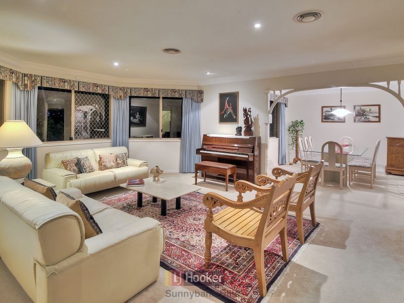 13 Reagan Place, Stretton QLD 4116