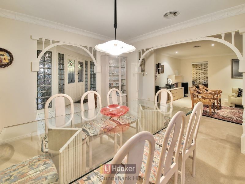 13 Reagan Place, Stretton QLD 4116