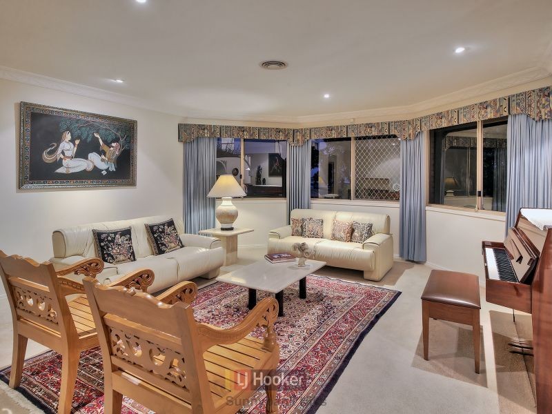 13 Reagan Place, Stretton QLD 4116