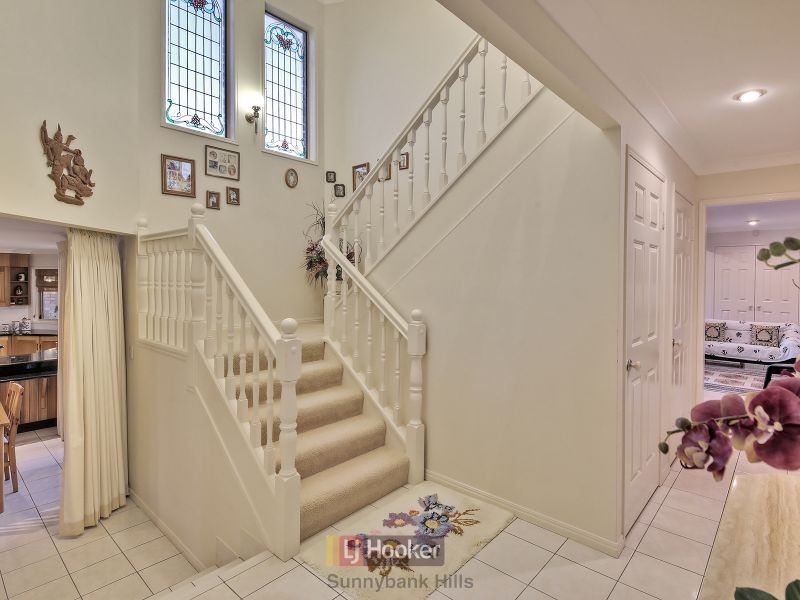 13 Reagan Place, Stretton QLD 4116