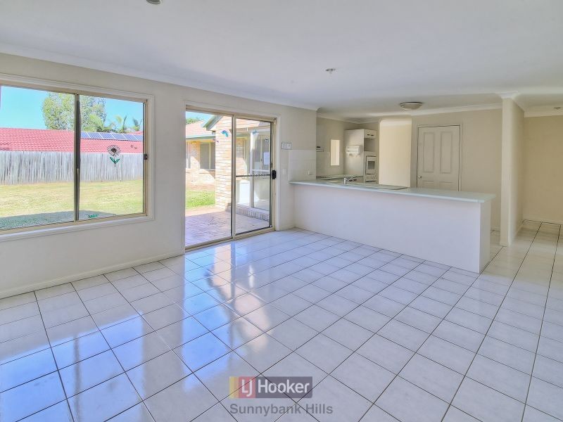 11 Daffodil Crescent, Calamvale QLD 4116