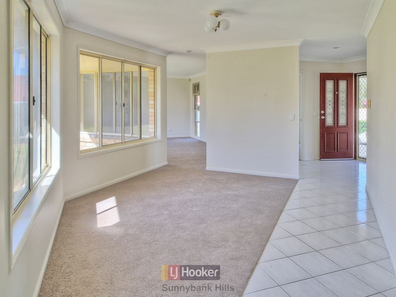 11 Daffodil Crescent, Calamvale QLD 4116