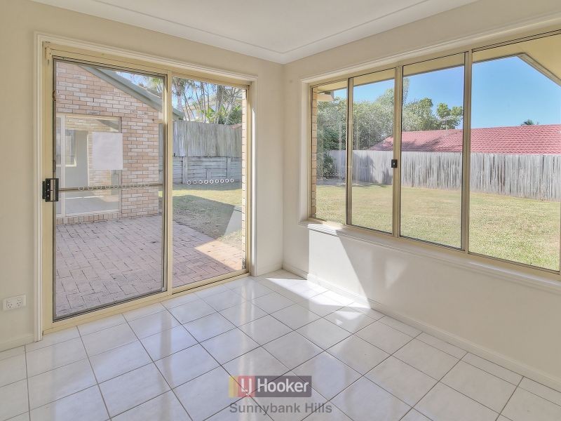 11 Daffodil Crescent, Calamvale QLD 4116