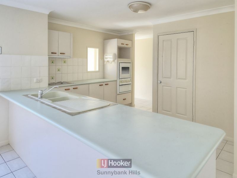 11 Daffodil Crescent, Calamvale QLD 4116