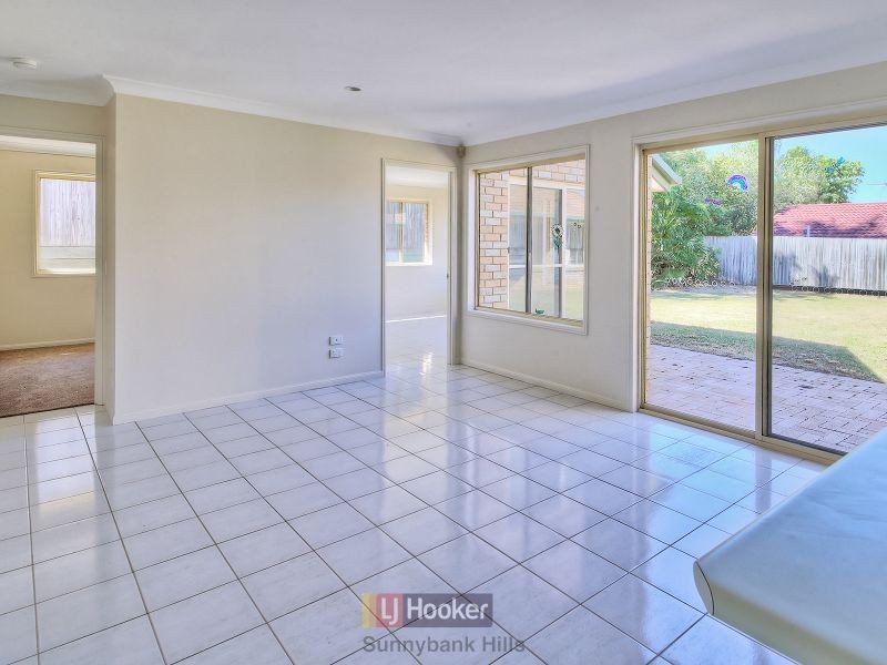 11 Daffodil Crescent, Calamvale QLD 4116