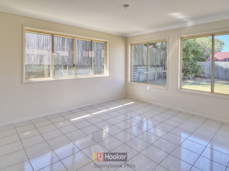 11 Daffodil Crescent, Calamvale QLD 4116