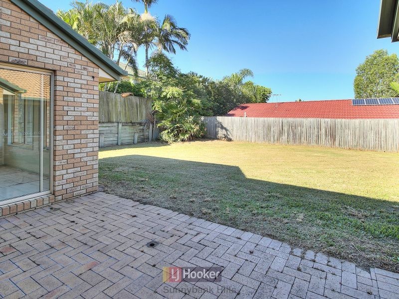 11 Daffodil Crescent, Calamvale QLD 4116