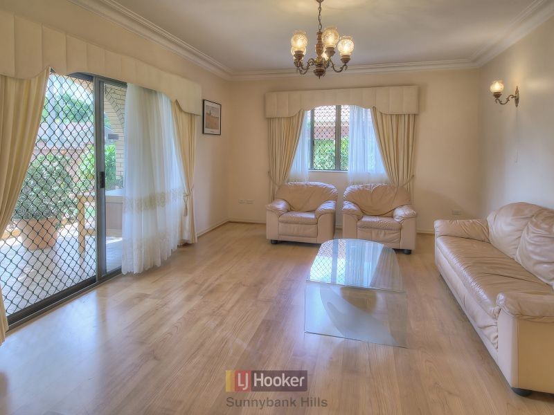 6 Nodosa Street, Robertson QLD 4109