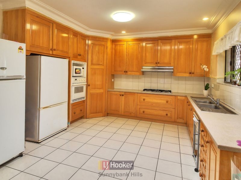 6 Nodosa Street, Robertson QLD 4109