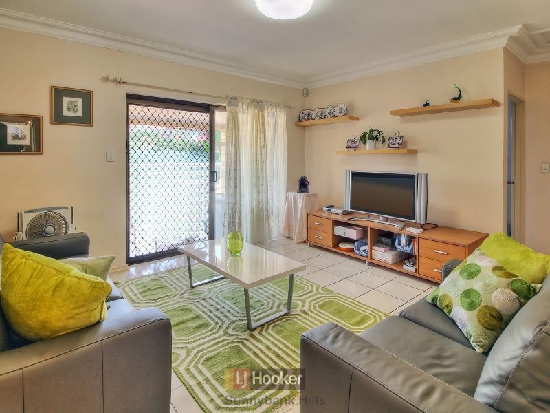 6 Nodosa Street, Robertson QLD 4109