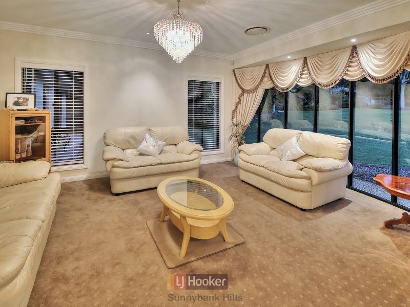 14 Feather Close, Forestdale QLD 4118