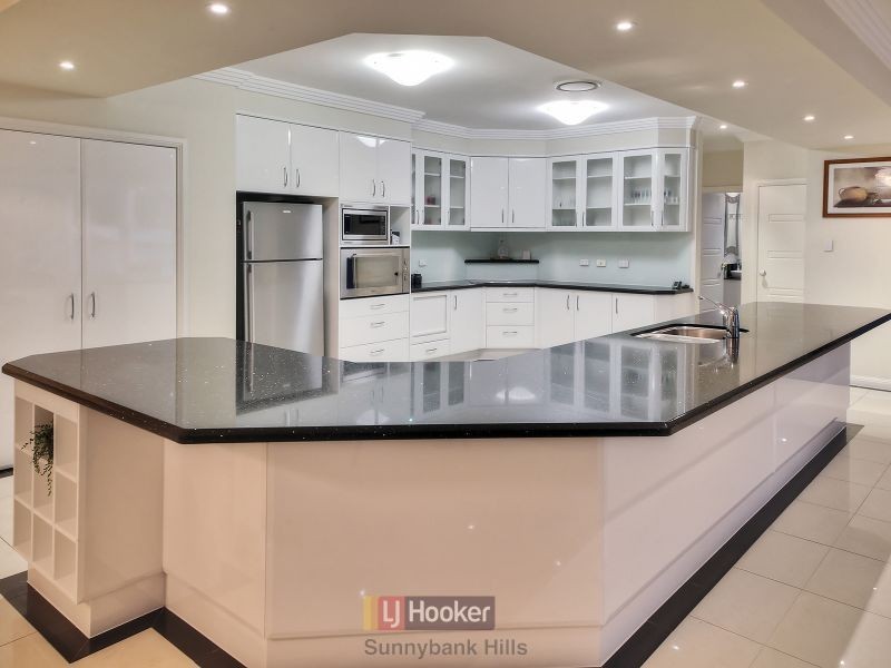 14 Feather Close, Forestdale QLD 4118