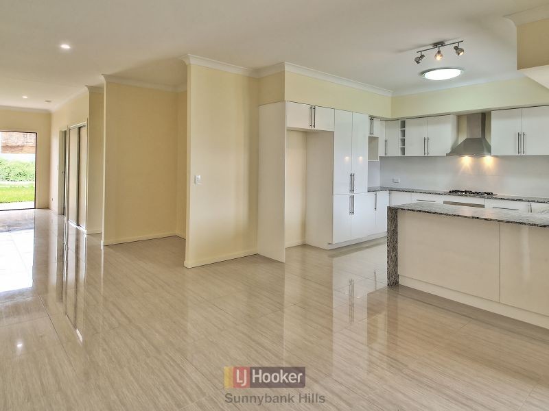 8 Nectarine Street, Runcorn QLD 4113