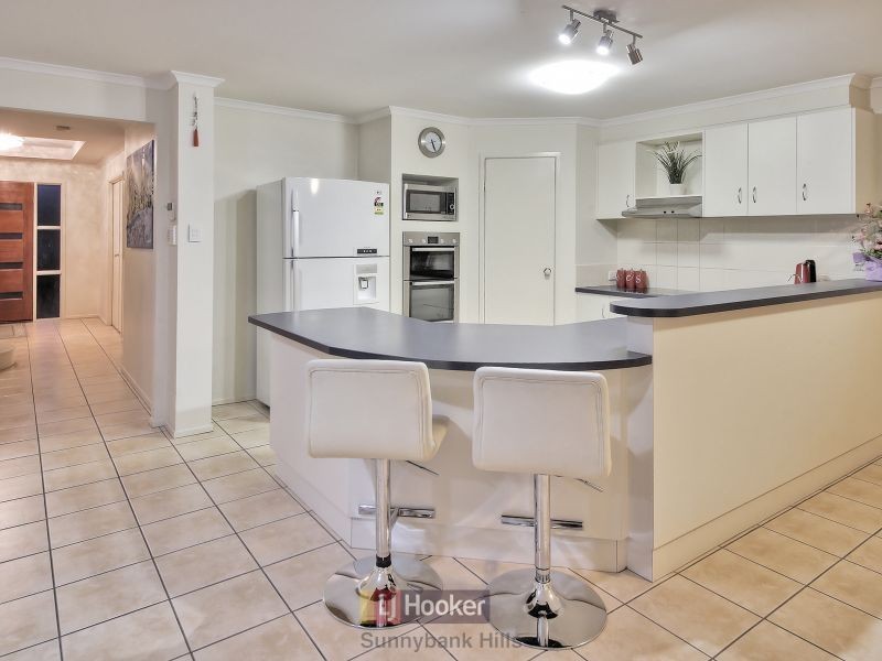 31 Regency Place, Stretton QLD 4116