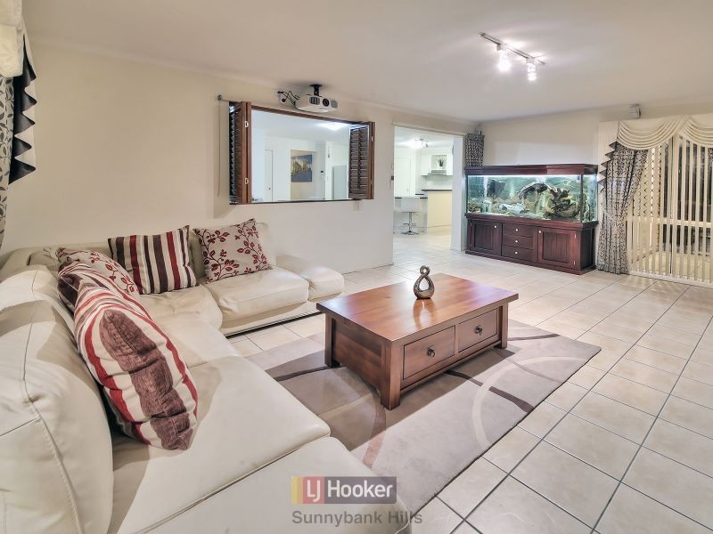 31 Regency Place, Stretton QLD 4116