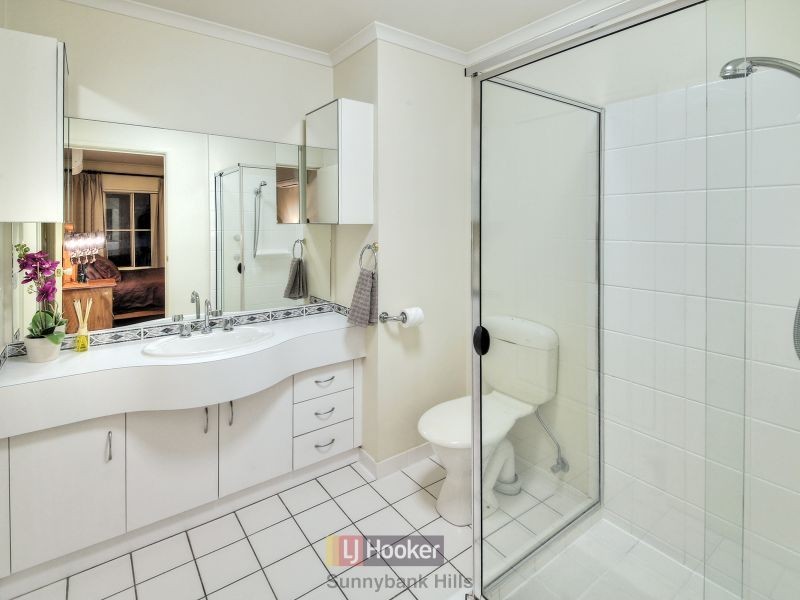 31 Regency Place, Stretton QLD 4116